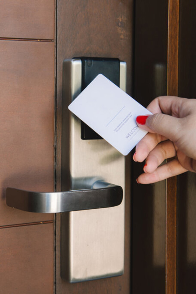 ELECTRONIC KEY CARD ENTRY SYSTEMS FOR HOTELS ELECTRONIC KEY CARD ENTRY SYSTEMS FOR HOTELS